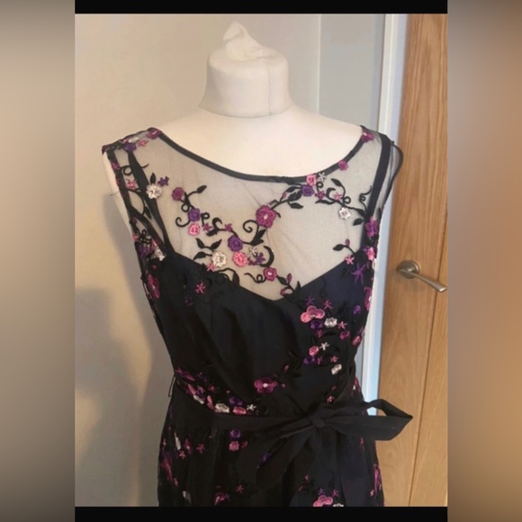 Brand New Phase Eight Stunning Evening Dress - Picture 2 of 6